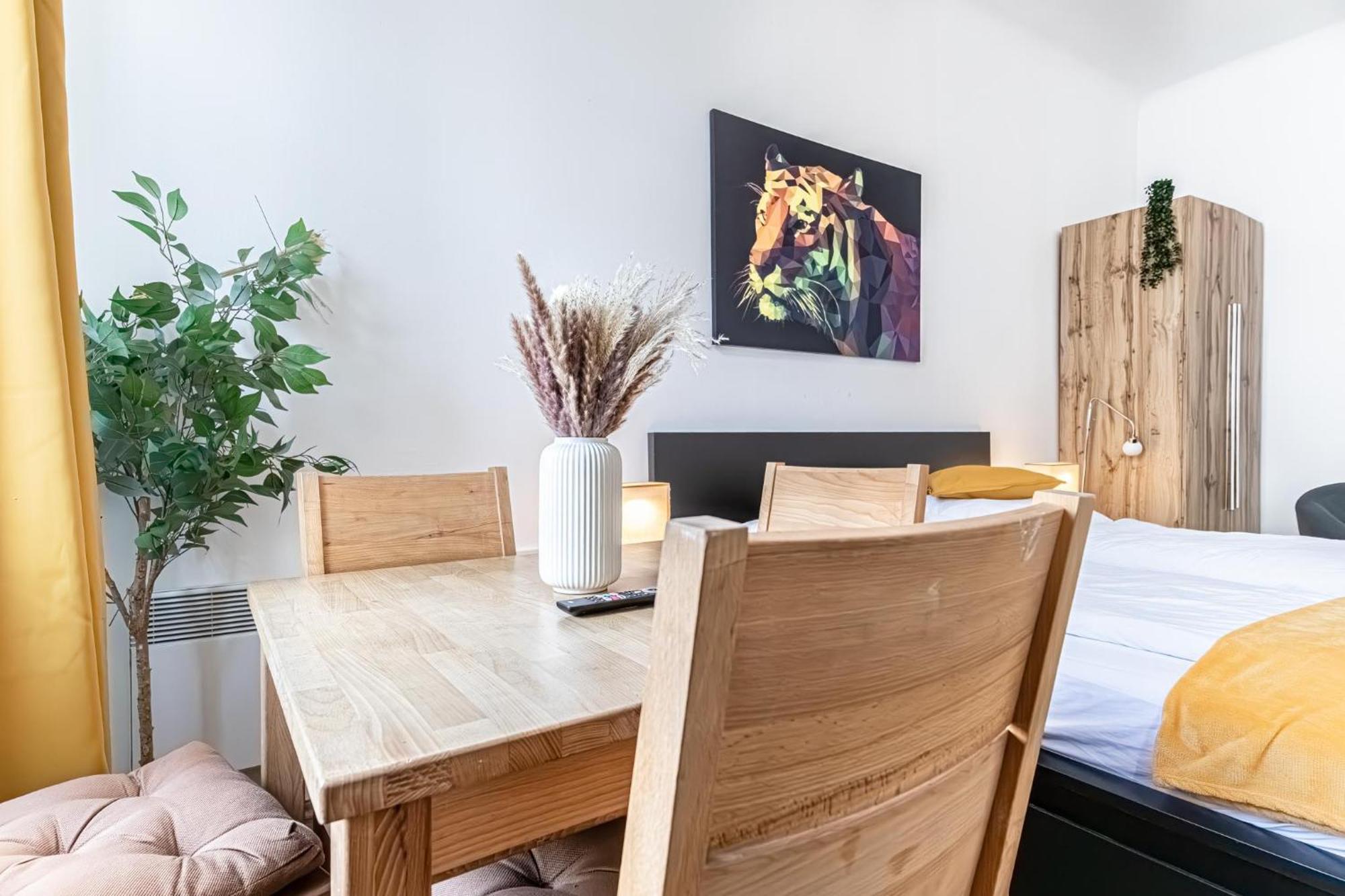 Explore Vienna: 1Br Retreat Near Westbahnhof Εξωτερικό φωτογραφία